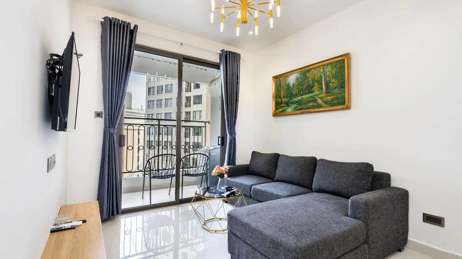 1St District - Best Price/Two Bedrooms Apartments - The Soho Hô Chi Minh-Ville